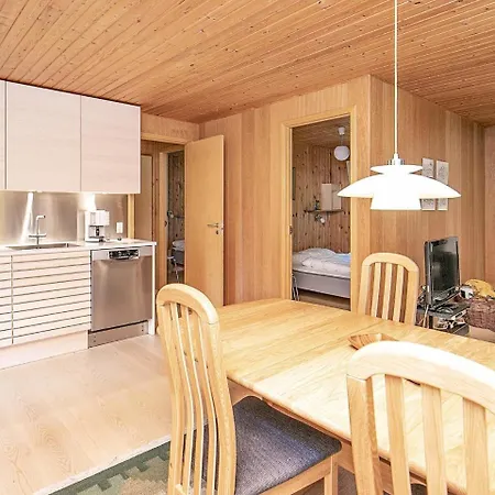 6 Person In L S Holiday home *